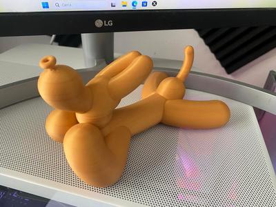 Balloon dog thinks about love