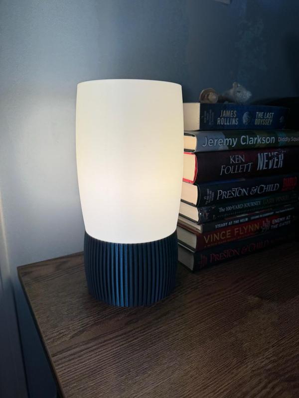 Modern Ribbed Lamp