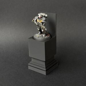 Miniature pedestal (32 mm base)