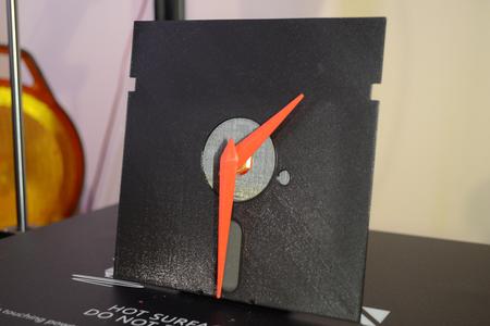5¼ Inch Floppy Diskette Desk Clock