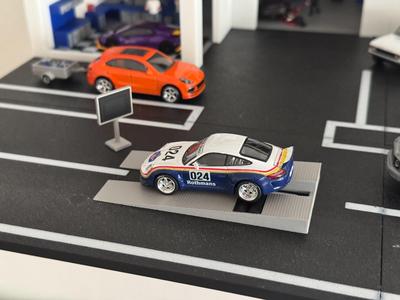 1/64 Dyno with Screen minigt hotwheels matchbox