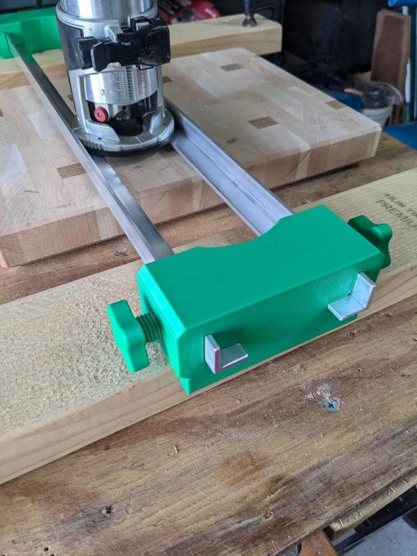 Makita trim router flattening jig/sled