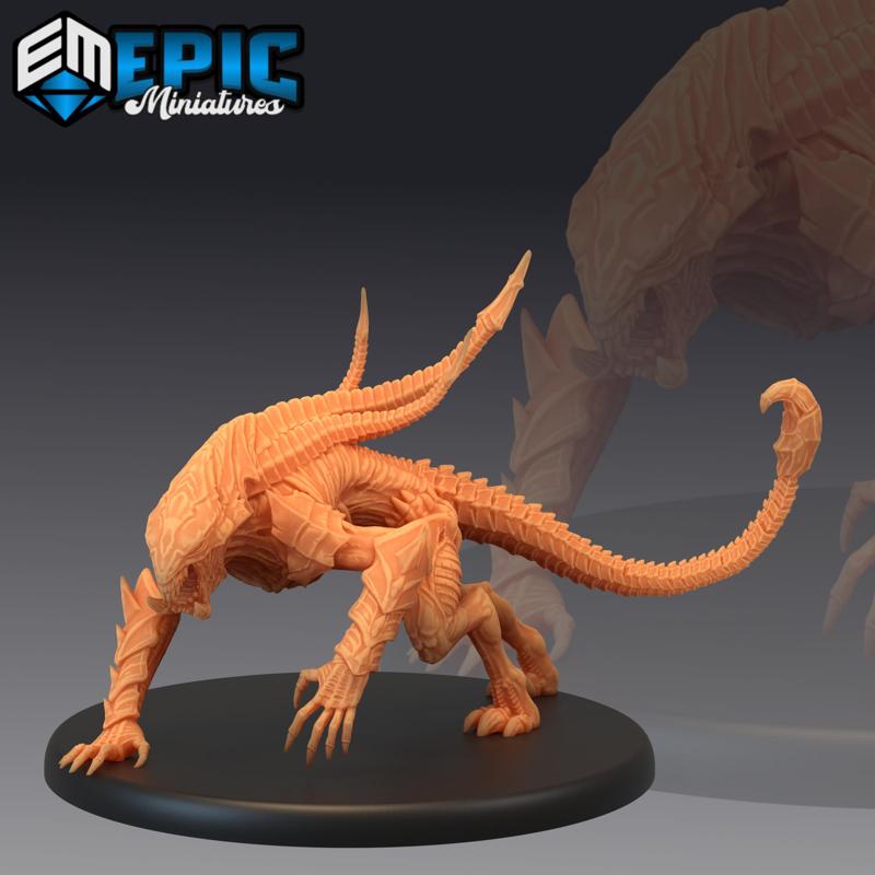 Alien Beast Crawling / Extraterrestrial Tentacle Creature / Biologic Weapon