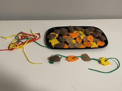 autumn stringing figures (herfst rijg figuurtjes)