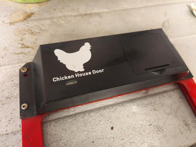 Pinion for automatic chicken coop door