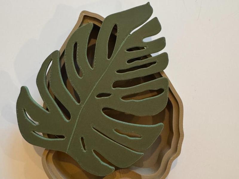 Leaf soap dish