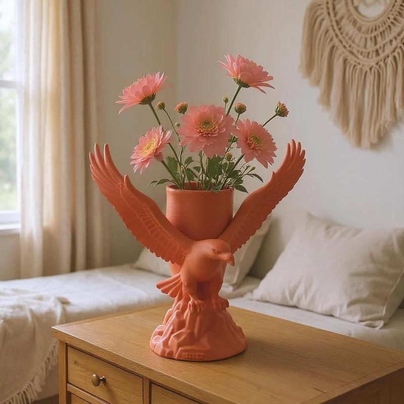 Guardian of the Skies – Majestic Eagle Vase