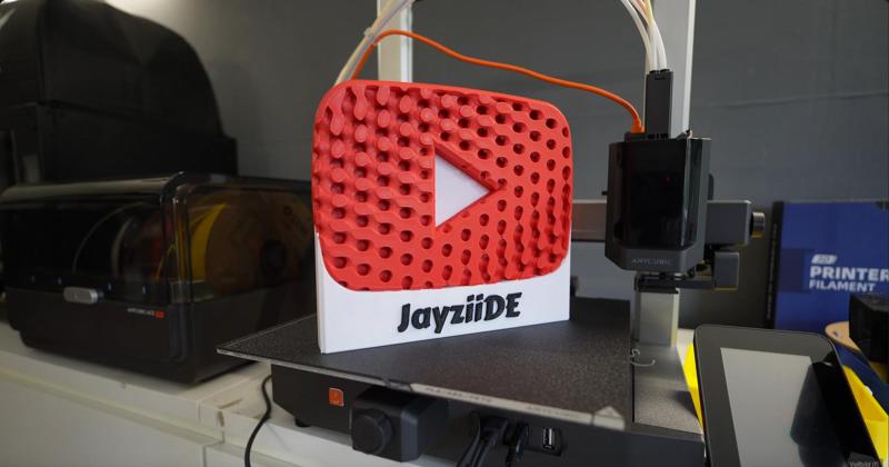 Youtube Playbutton Volumetric Lattice Multicolor 