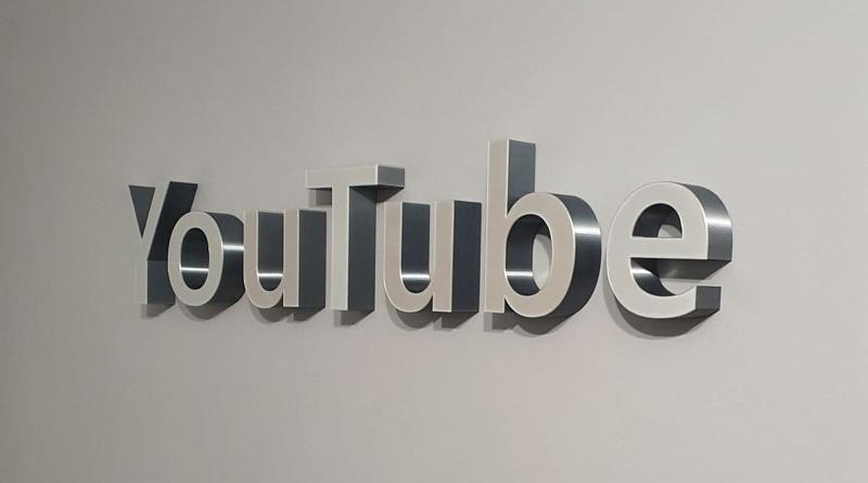YouTube big Logo