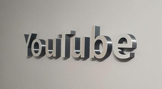 YouTube big Logo