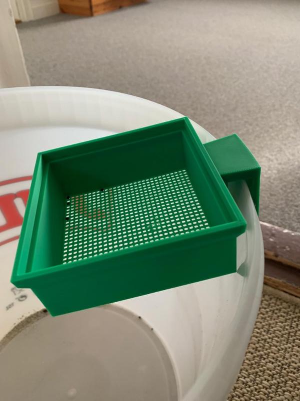 Bucket sieve for Aquatic Soil / Sand