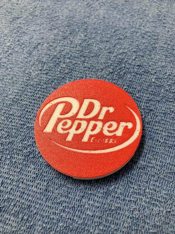 Víčko na plechovku s logem Dr Pepper