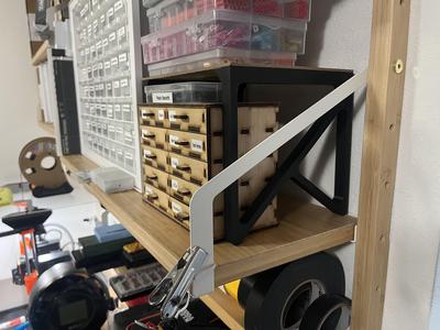 Free Standing Shelf Bracket Stand 18cm x 18cm