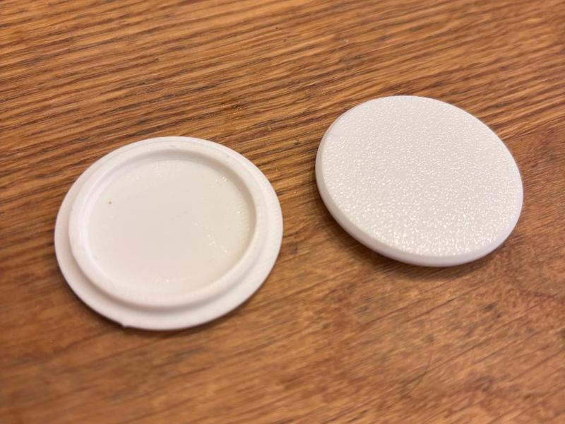 Round plug for hydroponics