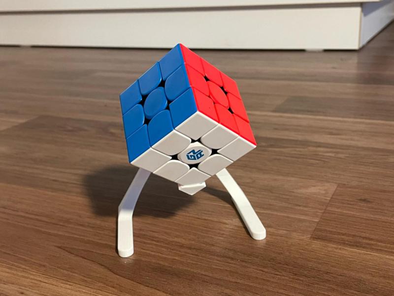 Floating Rubik's Cube Stand (Optical Illusion)