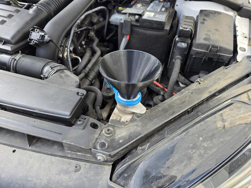 Windshield Washer Funnel for VW Audi SEAT Skoda
