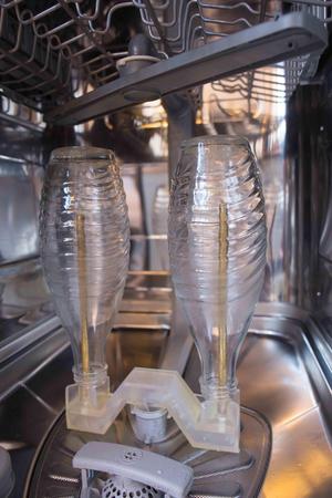 Bottle washer for the dishwasher