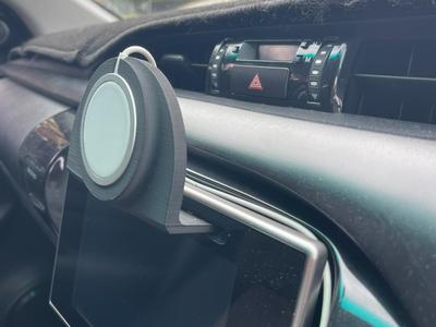 Car CD Player MagSafe Phone Mount