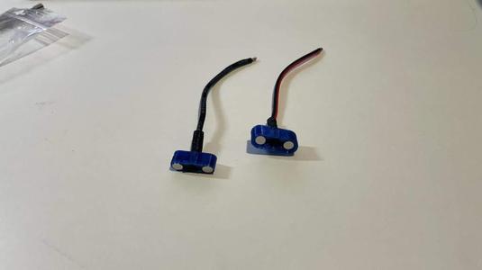 Magnetic electrical connector