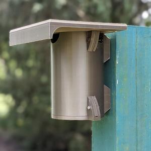Gilbertson Cylindrical Birdhouse for Wrens / Chickadees