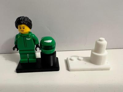 Helmet and minifigure speedchampions F1 stand