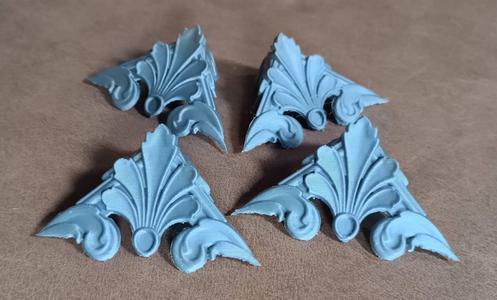 Baroque corner angles for frames