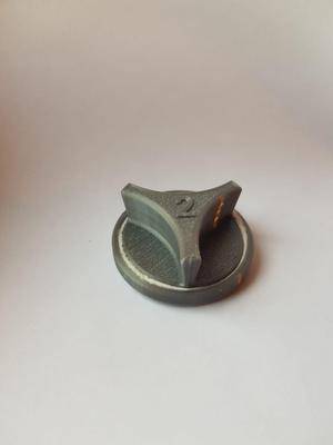 A cotton pad holder for applying glue and cleaning the 3D printer printing table.