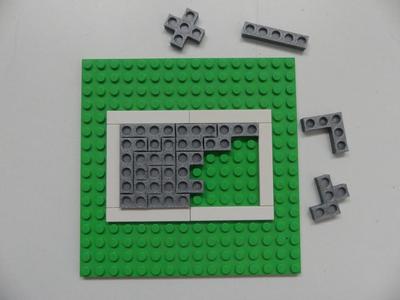 PUZZLE: pentominoes compatible with Lego plates