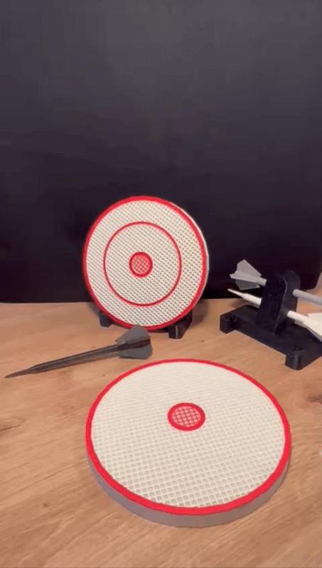 PORTABLE DARTBOARD WITH DARTS