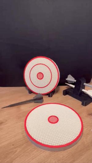 PORTABLE DARTBOARD WITH DARTS