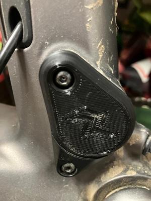 e-bike Radon charging plug cover