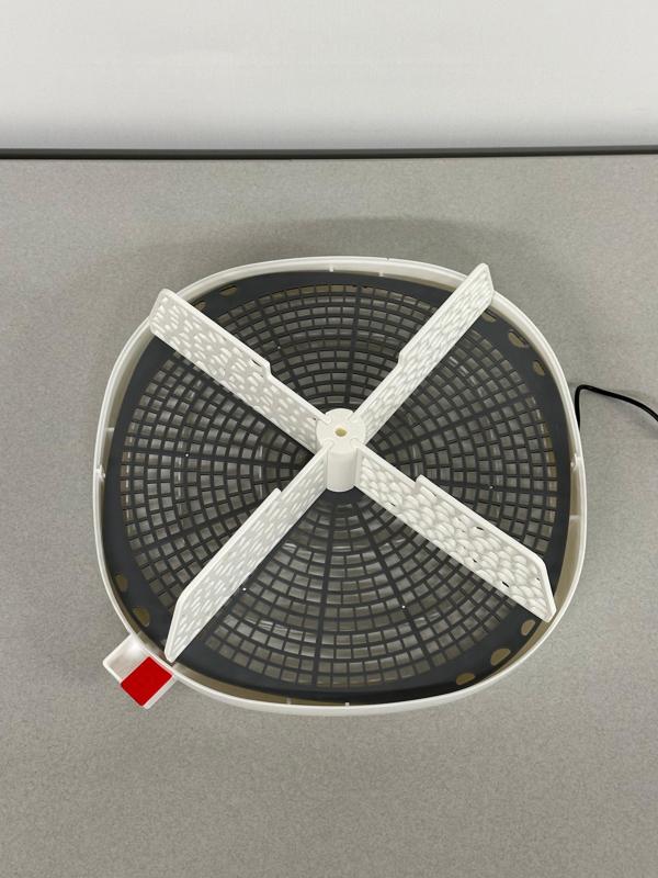 Nurture Right 360 Hatching Divider