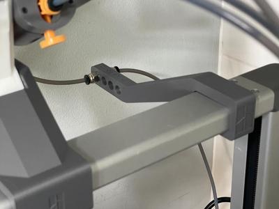A1 - Top mounted ptfe tube routing arm / C4-M10