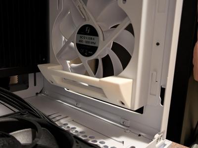 Lian Li 011 Mini GPU Bracket
