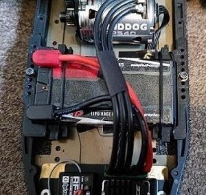 Schumacher LD2/LD3/Storm2 Low Profile LiPo Mount