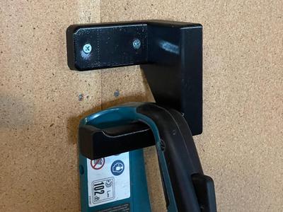 Makita chain saw holder