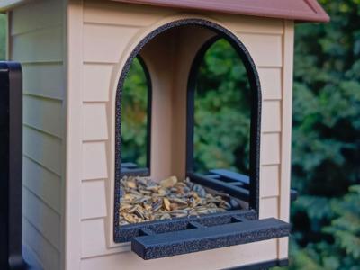Landing platform classic birdhouse