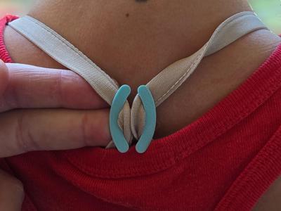 Invisible bra strap clips