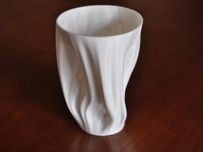 Julia Vase: Stratus
