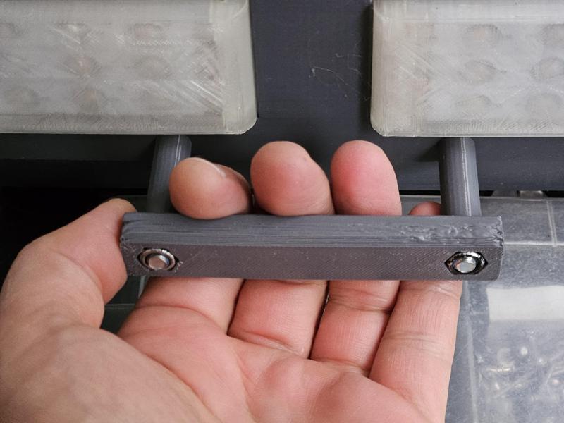 Handle with 2 M6 screws