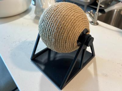 Cat scratching ball