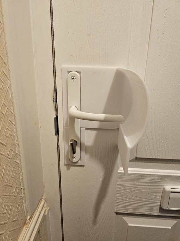 Anti locksmith letterbox tool cover
