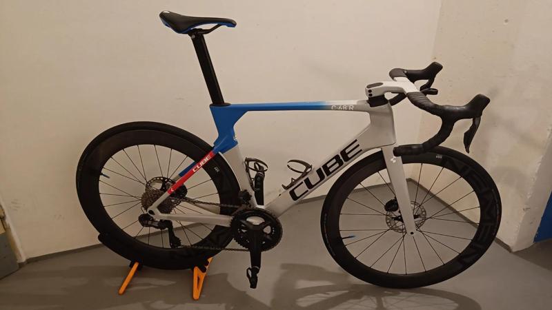 Road bike stand (28-40mm)
