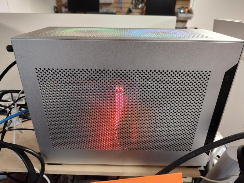A4 H20 Side Panel