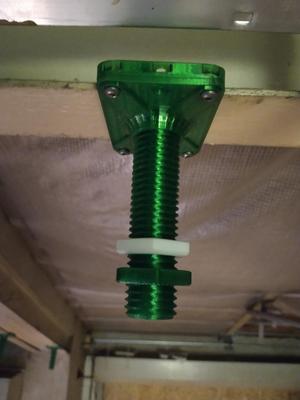 Universal holder for traverse I.