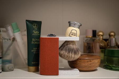 Shaving razor and brush stand