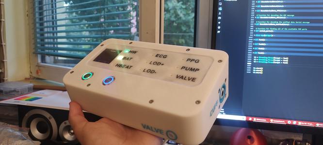 Open Cardiography Signal Measuring Device