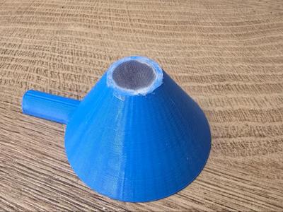 Fine mesh filter for airbrush paints