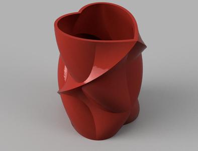 Double twisted heart vase