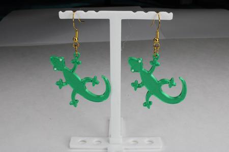 Iguana or Gecko Earring with eyes